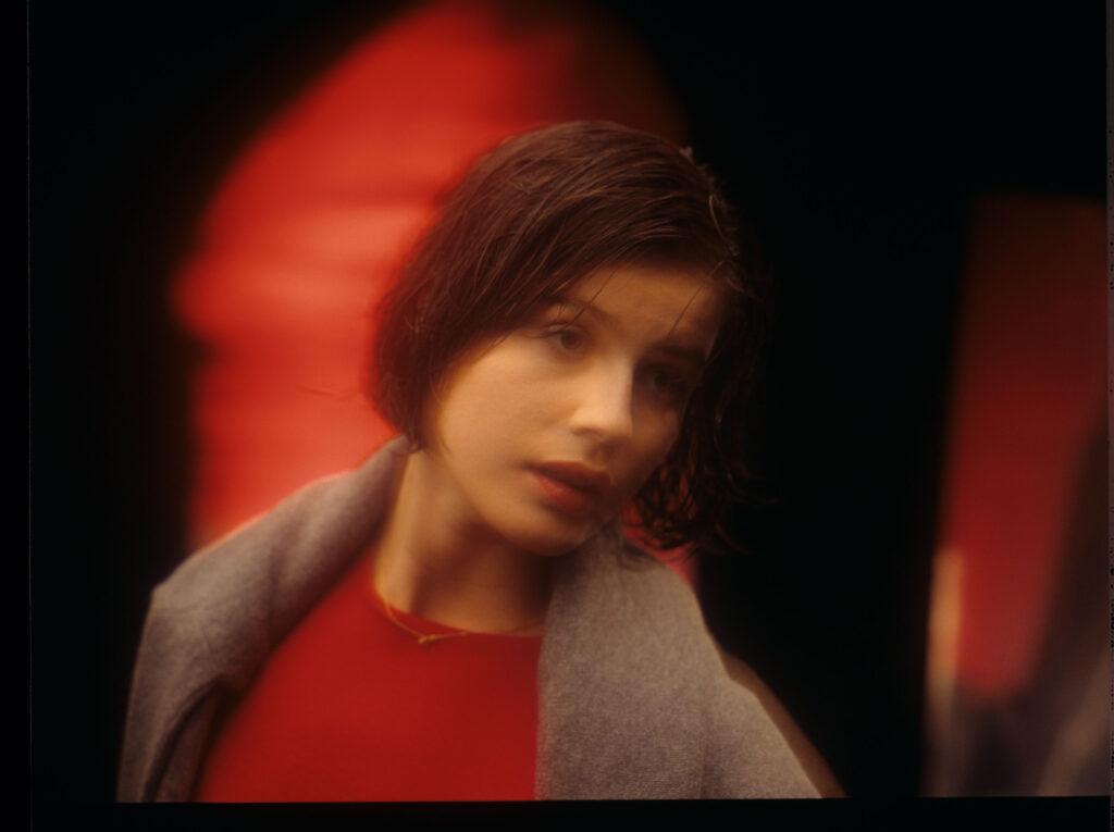 Główna bohaterka filmu Valentine (Irène Jacob).