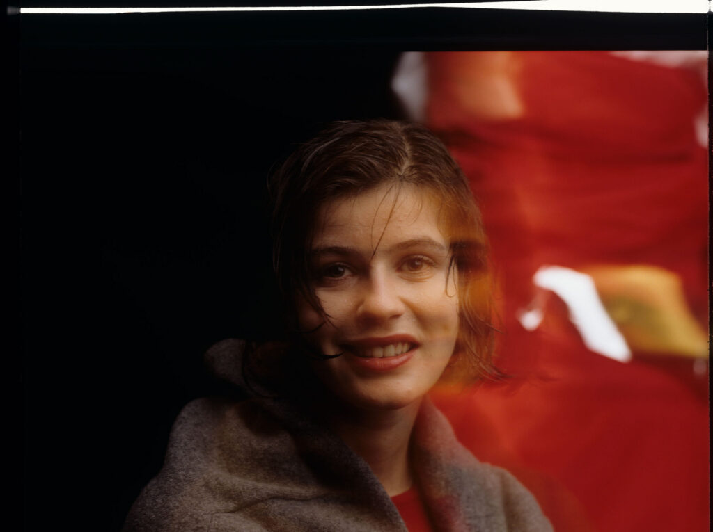 The main character of the movie Valentine (Irène Jacob).