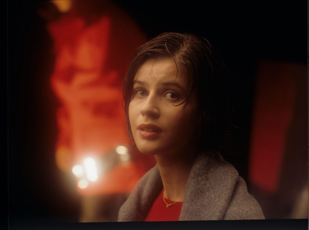 The main character of the movie Valentine (Irène Jacob).