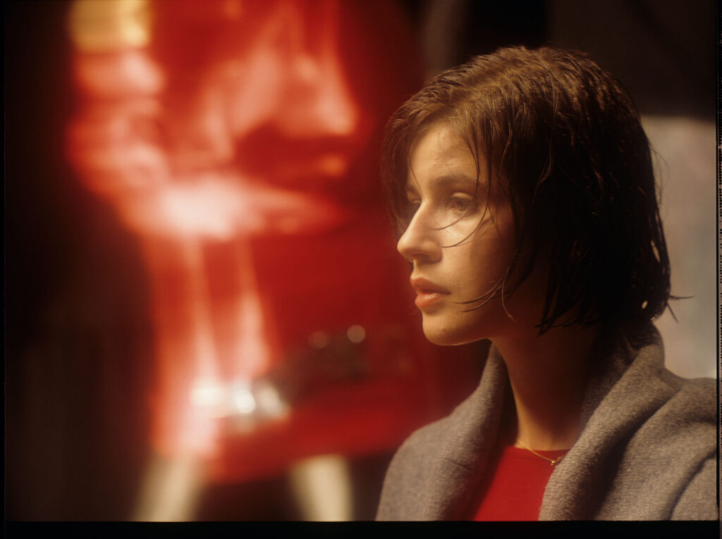 The main character of the movie Valentine (Irène Jacob).