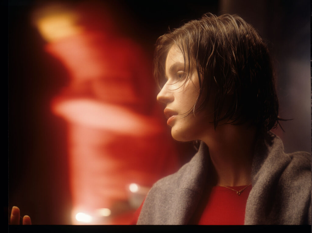 Główna bohaterka filmu Valentine (Irène Jacob).
