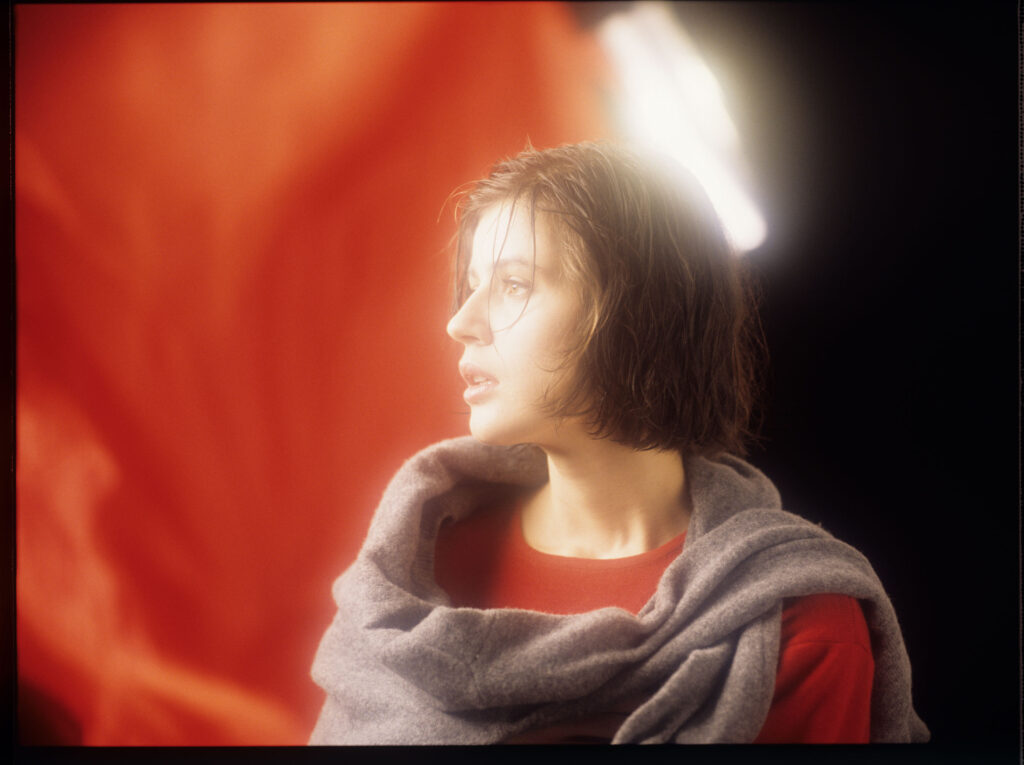 Główna bohaterka filmu Valentine (Irène Jacob).