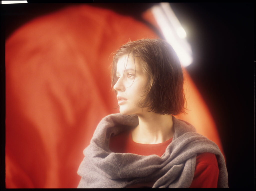 Główna bohaterka filmu Valentine (Irène Jacob).