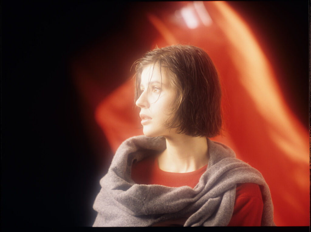 Główna bohaterka filmu Valentine (Irène Jacob).