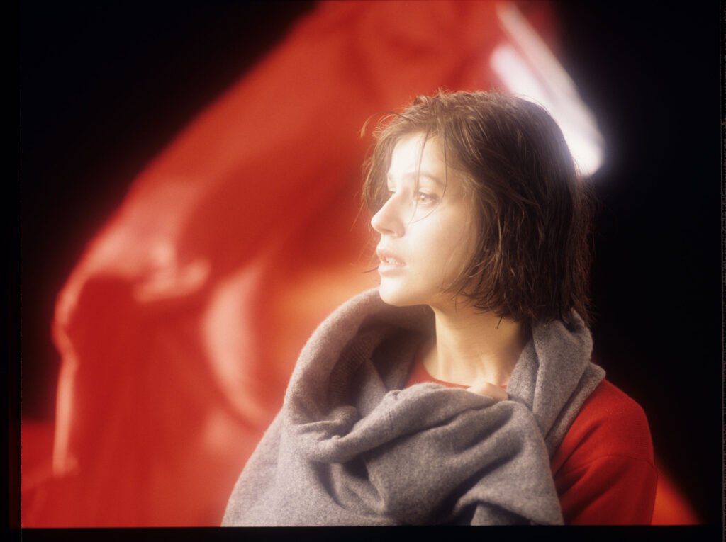Główna bohaterka filmu Valentine (Irène Jacob).