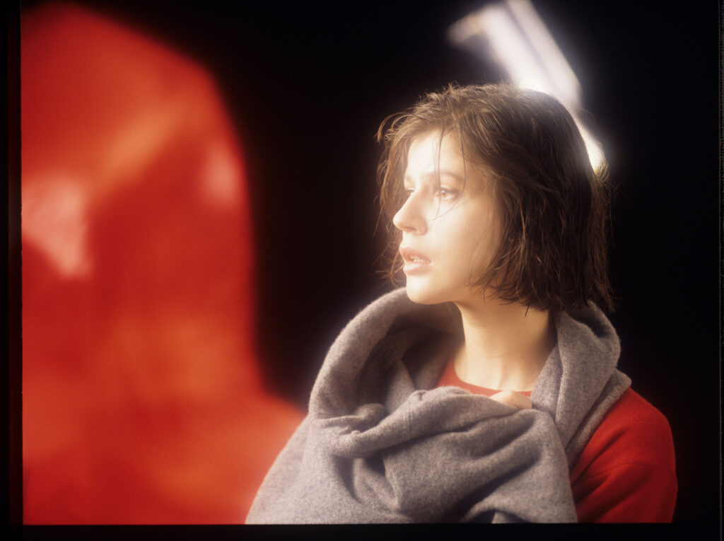 Główna bohaterka filmu Valentine (Irène Jacob).
