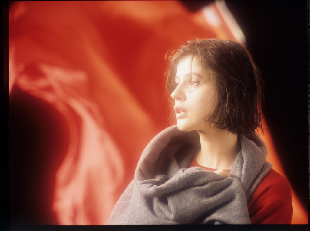 Główna bohaterka filmu Valentine (Irène Jacob).