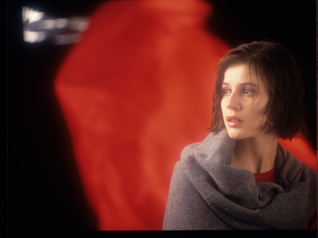 Główna bohaterka filmu Valentine (Irène Jacob).