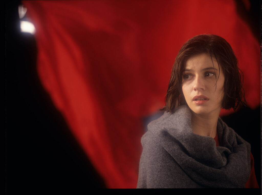 Główna bohaterka filmu Valentine (Irène Jacob).