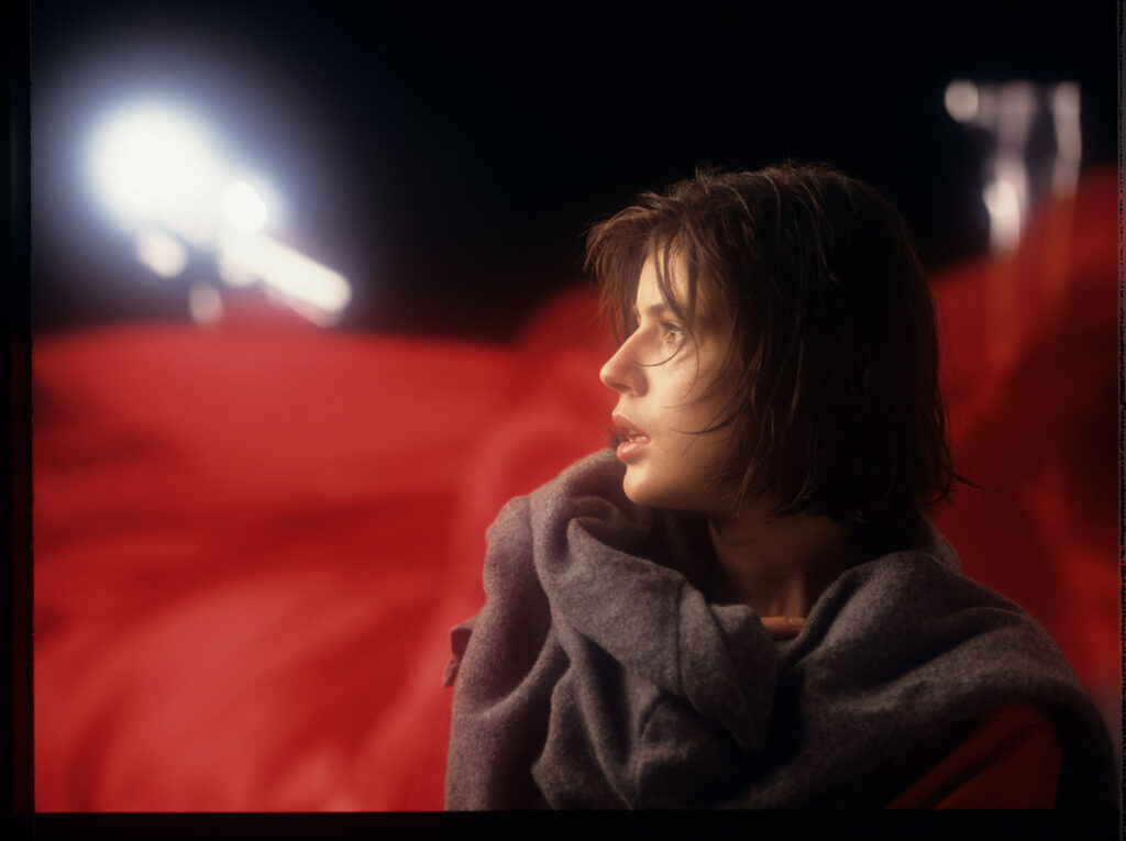 Główna bohaterka filmu Valentine (Irène Jacob).