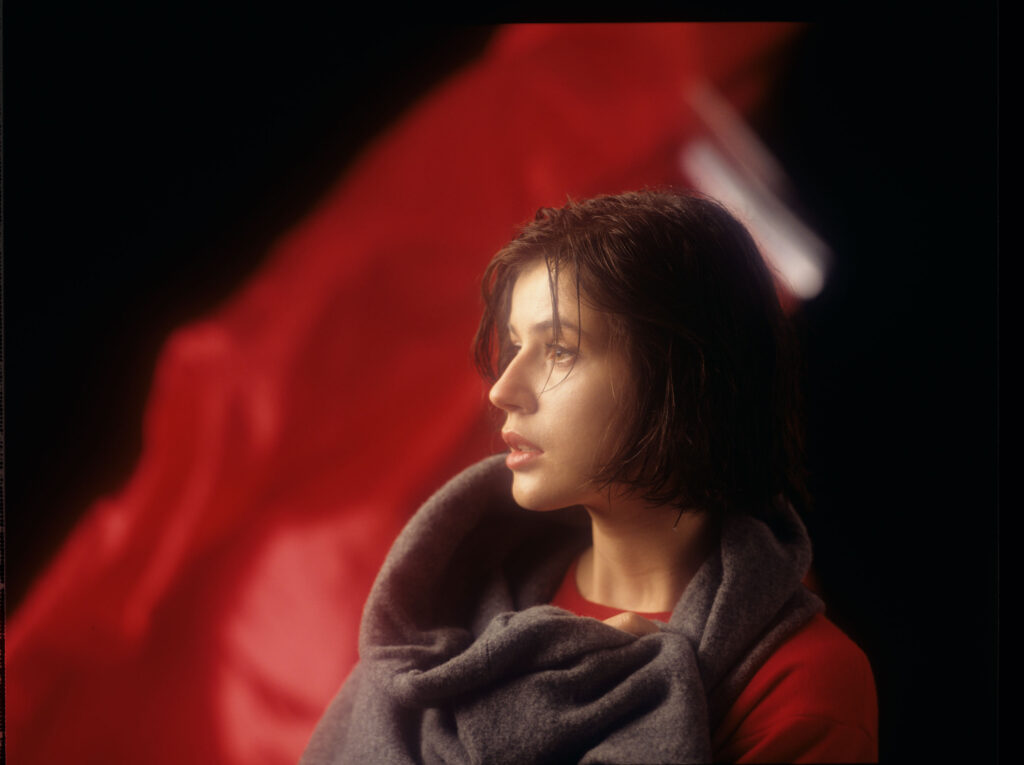 Główna bohaterka filmu Valentine (Irène Jacob).