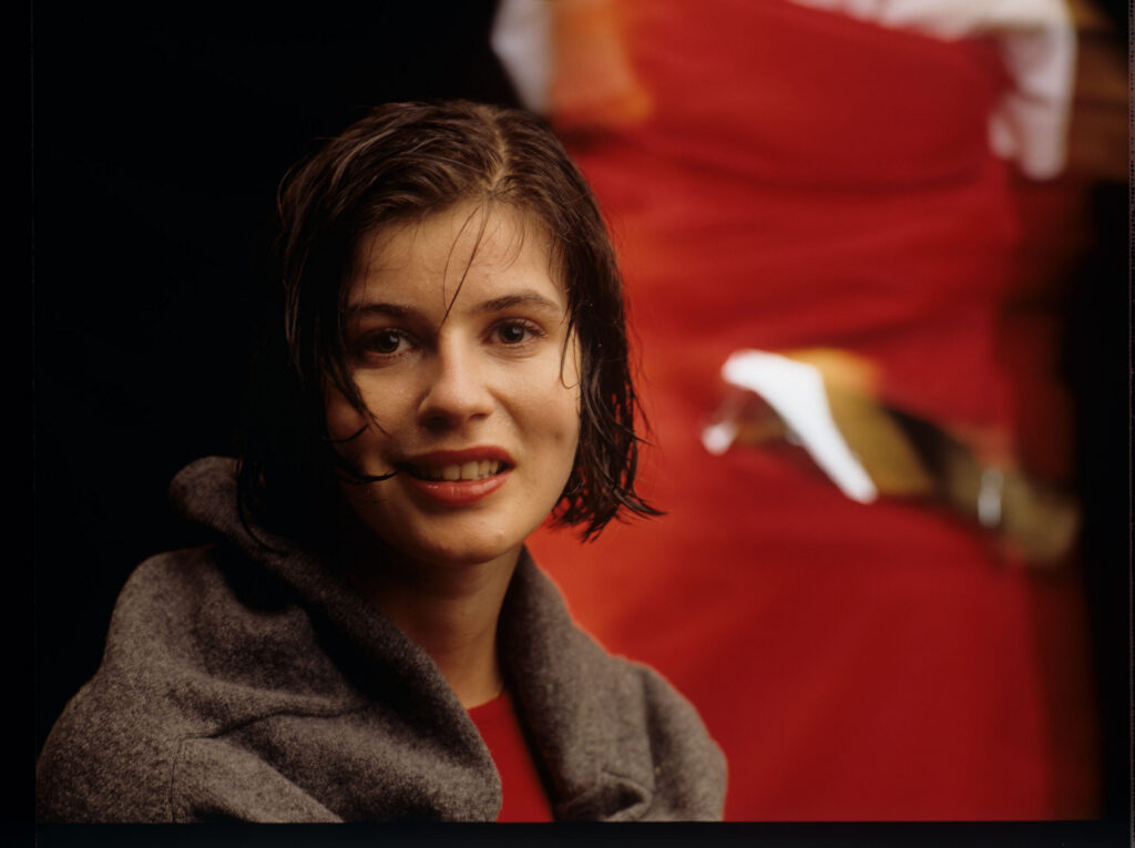 The main character of the movie Valentine (Irène Jacob).