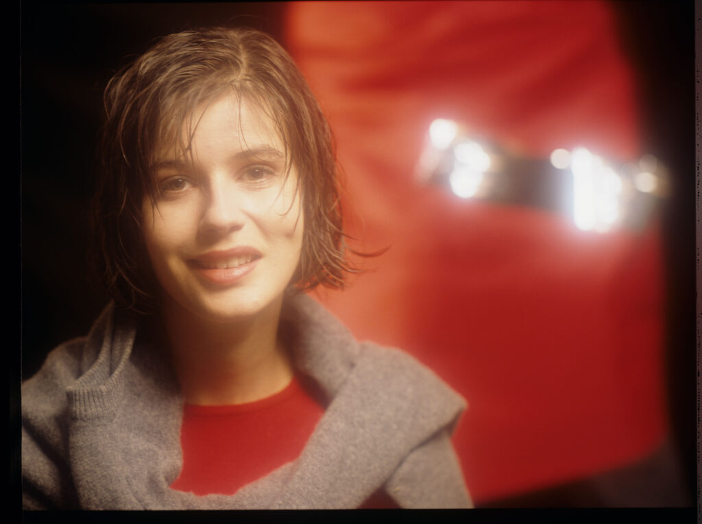 Główna bohaterka filmu Valentine (Irène Jacob).