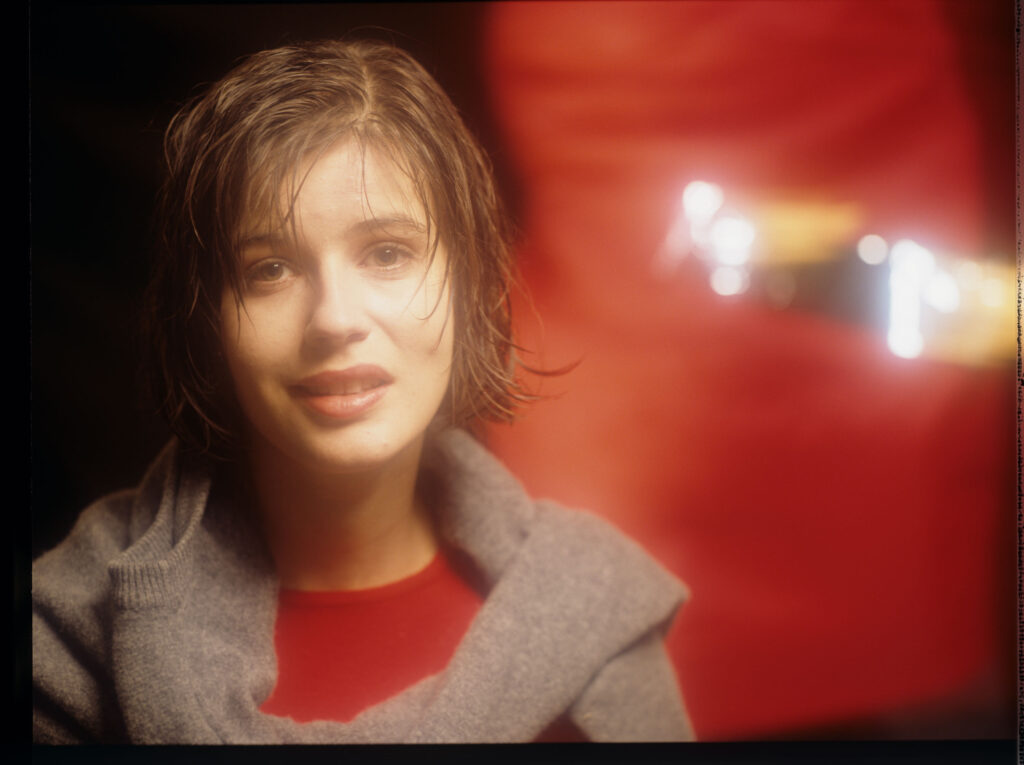 Główna bohaterka filmu Valentine (Irène Jacob).