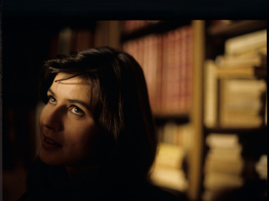 Valentine (Irène Jacob) in the judge's apartment.