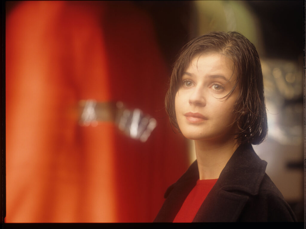 Główna bohaterka filmu Valentine (Irène Jacob).