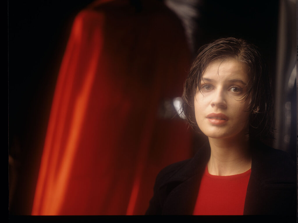 Główna bohaterka filmu Valentine (Irène Jacob).