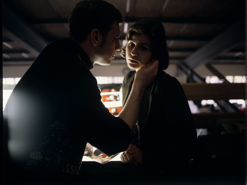Valentine (Irène Jacob) z Fotografem (Samuel Le Bihan).
