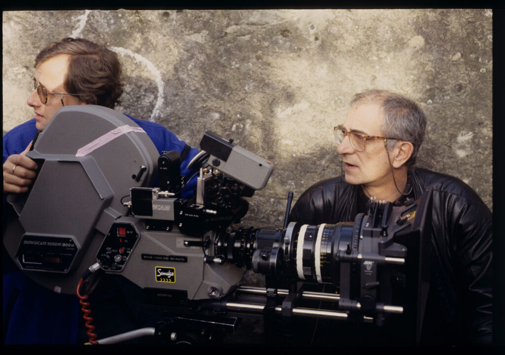 Krzysztof Kieślowski (reżyser) i Piotr Sobociński (operator) podczas pracy na planie zdjęciowym.