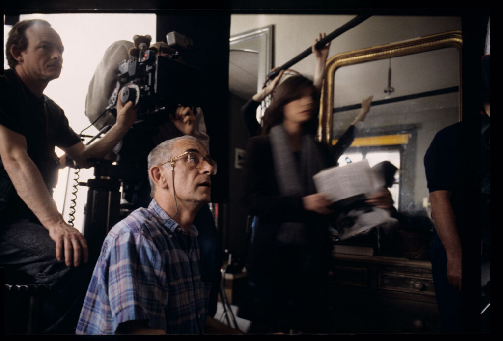 Irène Jacob (as Valentine) during the filming of the scene receiving a refund for the dog's treatment.
