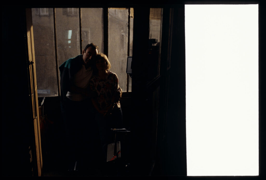 Set on the staircase in front of Valentine's apartment. Muriel Coulin (assistant cameraman) visible.