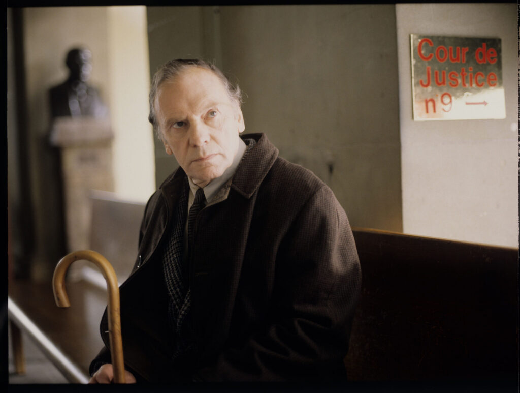 Retired judge Kern (Trintignant), accused of wiretapping telephone conversations, is awaiting trial in a Geneva court.