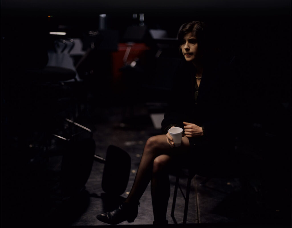 Irène Jacob on the set in the theater.