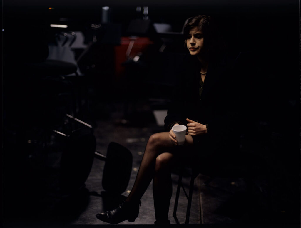Irène Jacob on the set in the theater.
