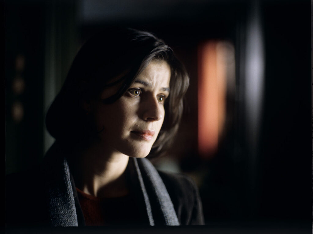 The main character of the movie Valentine (Irène Jacob).