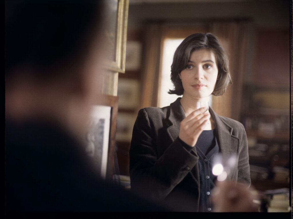 Retired judge Joseph Kern (Jean-Louis Trintignant) and Valentine (Irène Jacob) in the judge's apartment.