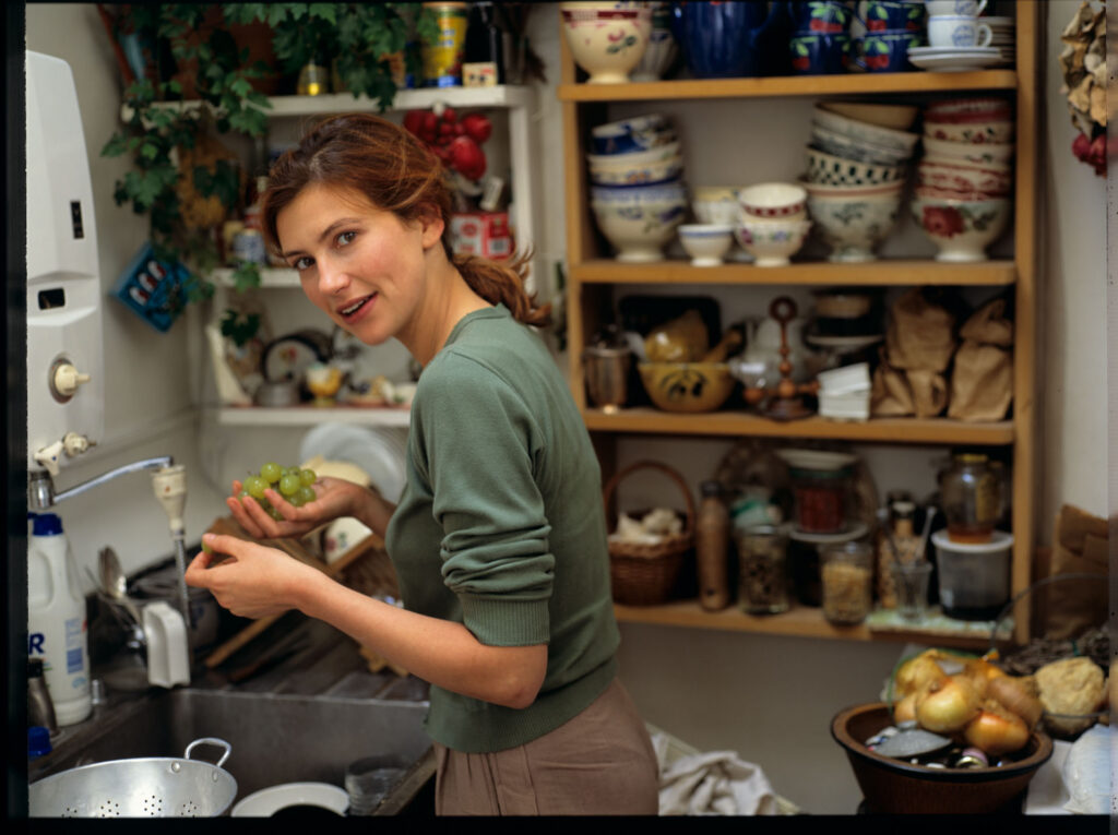 Sandrine (Florence Pernel), the lover of Patrice de Courcy, a composer who died tragically in a car accident.