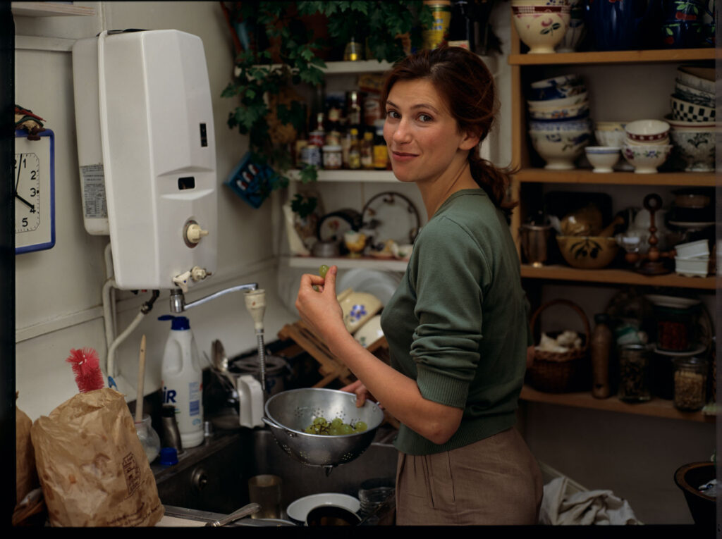 Sandrine (Florence Pernel), the lover of Patrice de Courcy, a composer who died tragically in a car accident.