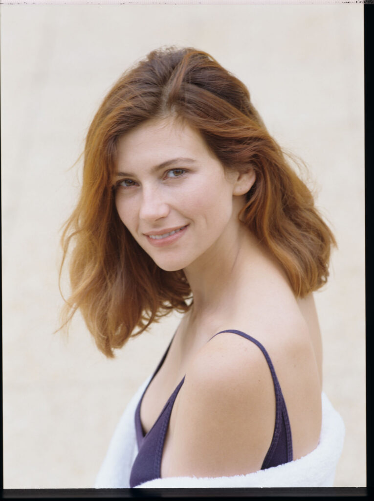 Sandrine (Florence Pernel), the lover of Patrice de Courcy, a composer who died tragically in a car accident.