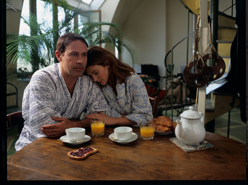 Patrice de Courcy (Hugues Quester) ze swoją kochanką Sandrine (Florence Pernel).