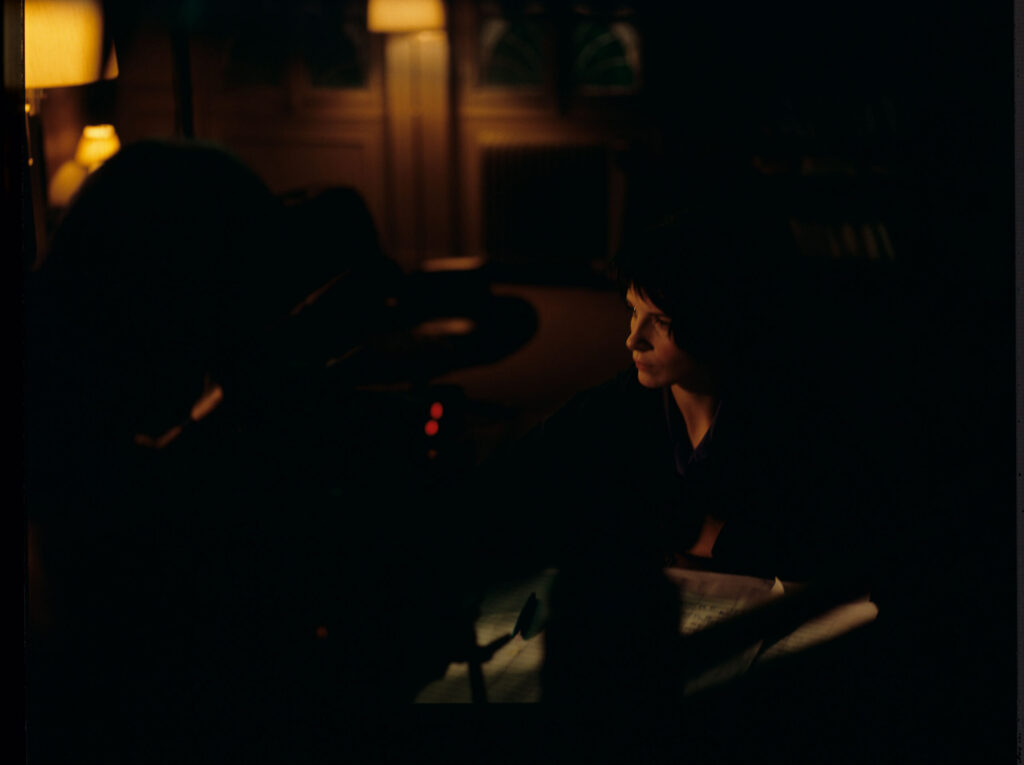 Juliette Binoche (as Julie) on the set.