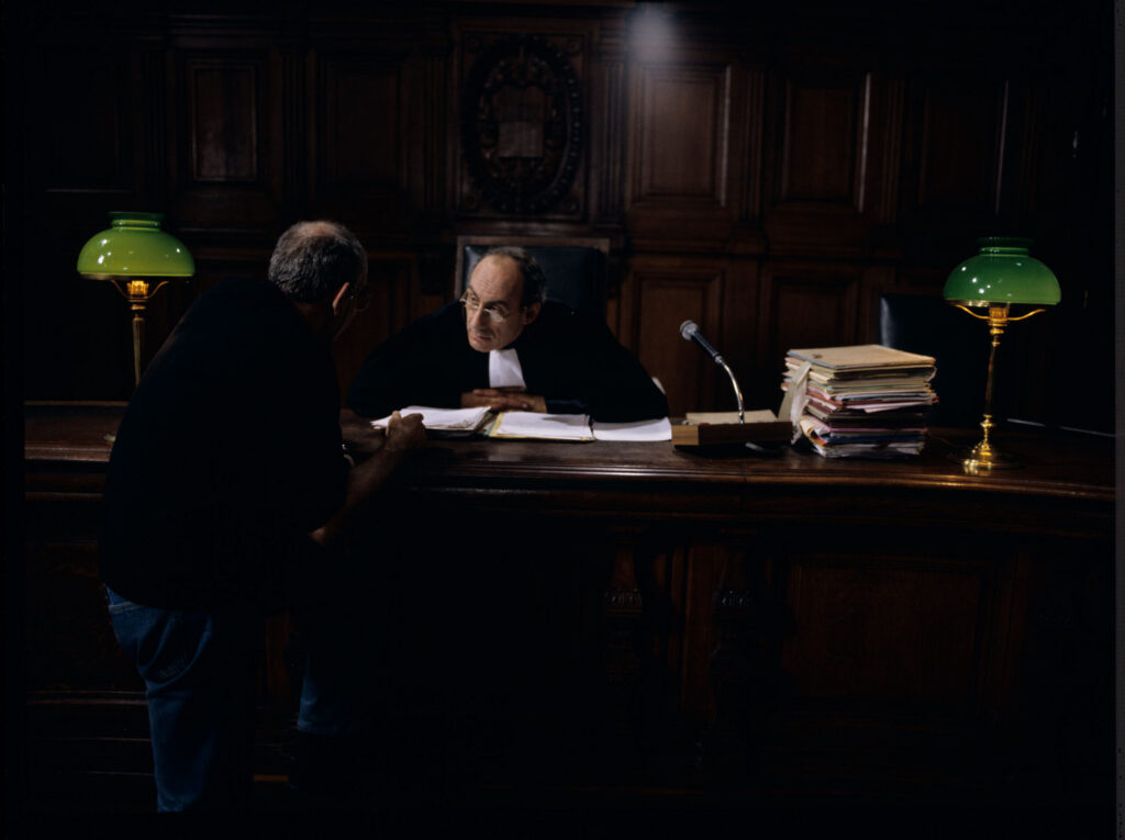 Krzysztof Kieślowski (director) gives directions to actor Philippe Morier-Genoud.