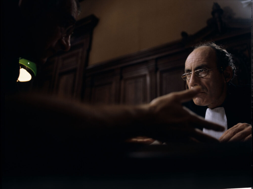 Krzysztof Kieślowski (reżyser) udziela wskazówek aktorowi Philippe Morier-Genoud.