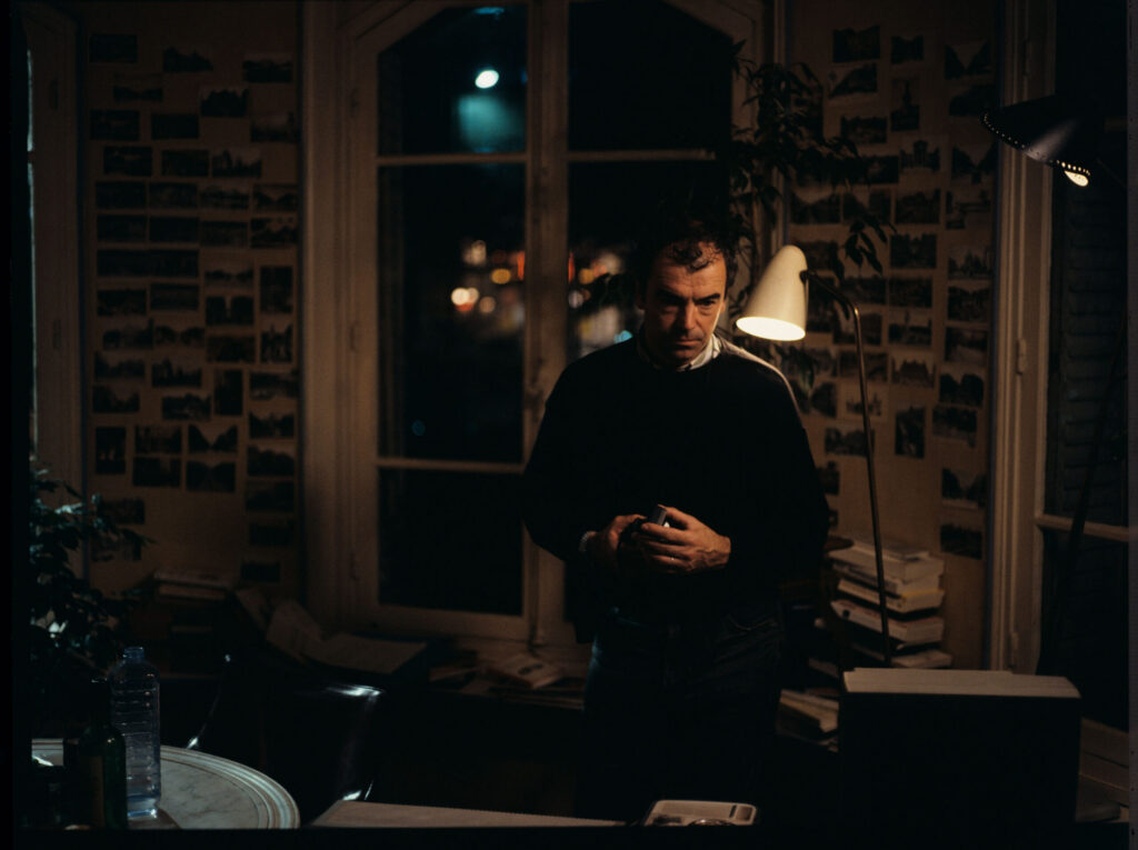 Sławomir Idziak (cinematographer) while working on the film.