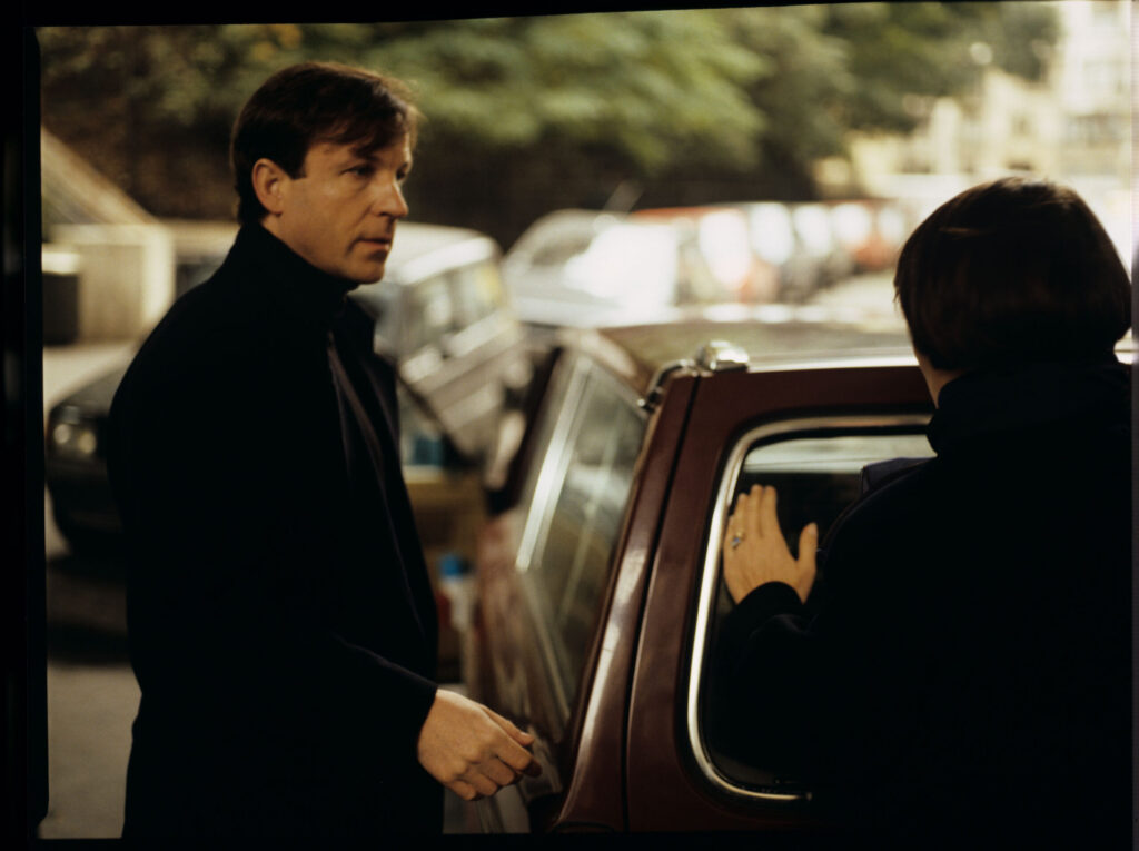 Julie (Binoche) talks with Olivier about the interview he gave to a journalist on a television program.