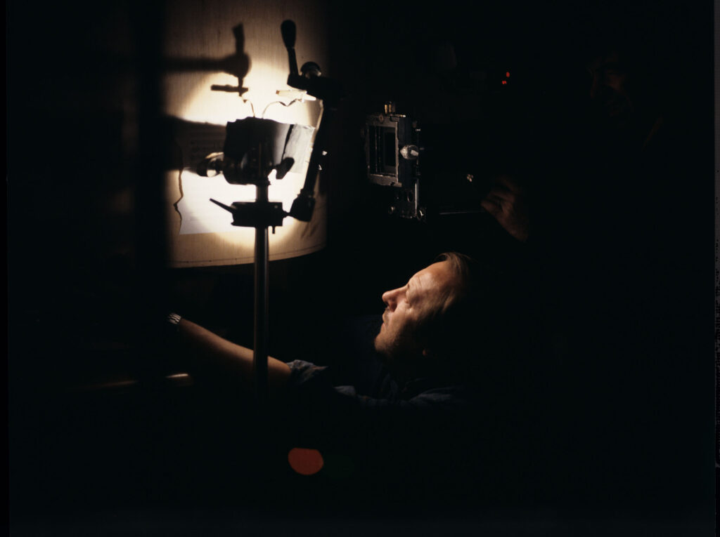 Zbigniew Preisner (kompozytor muzyki do filmu) i Sławomir Idziak (operator) podczas filmowania jednej ze scen.