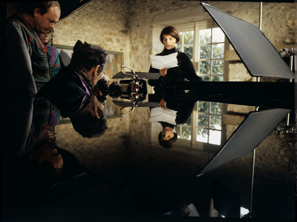Filming the scene when Julie finds a sheet of paper with the notes of an oratorio written by her tragically deceased husband.