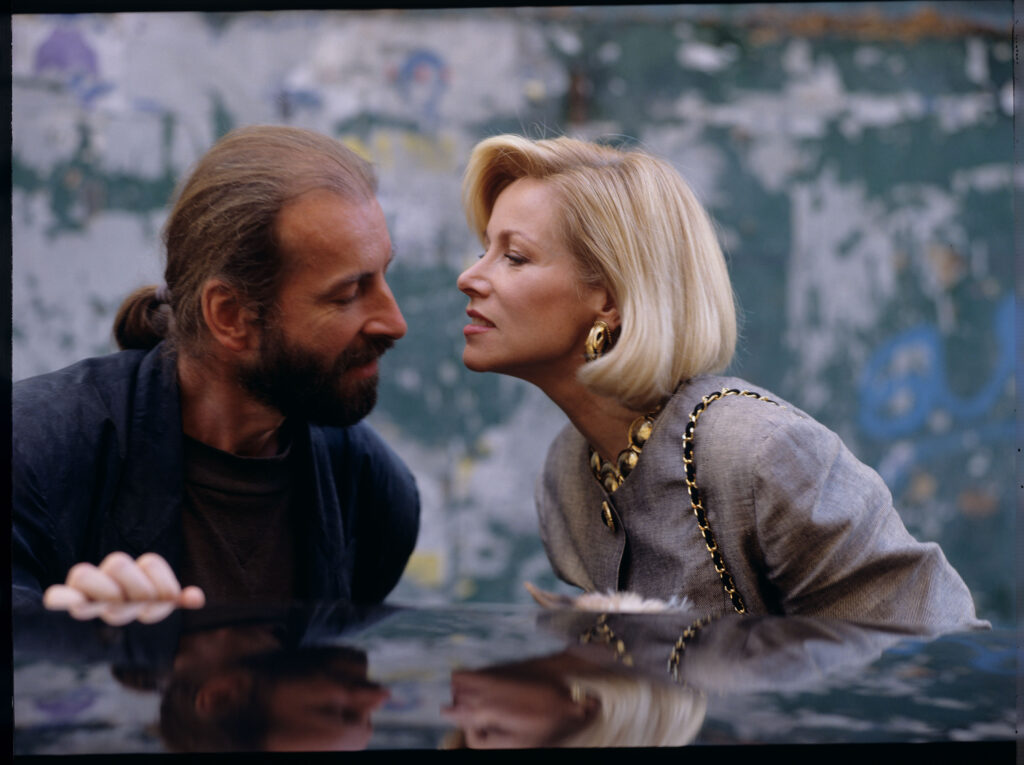Julie (Juliette Binoche) odwiedzająca matkę (Emmanuelle Riva) w domu opieki.