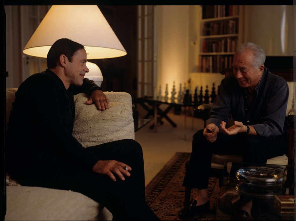 A joint photograph of composer Patrice de Courcy (Hugues Quester) with Alexis Weissenberg, a pianist and musician.