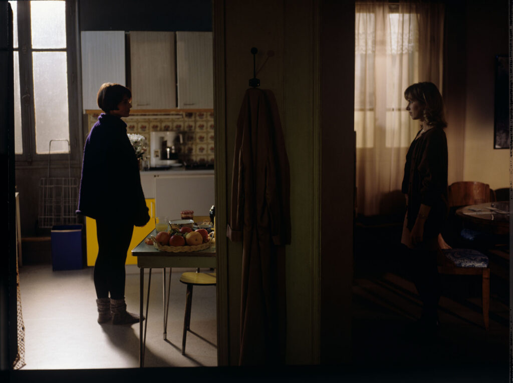 Julie (Juliette Binoche) and Lucille (Charlotte Very).