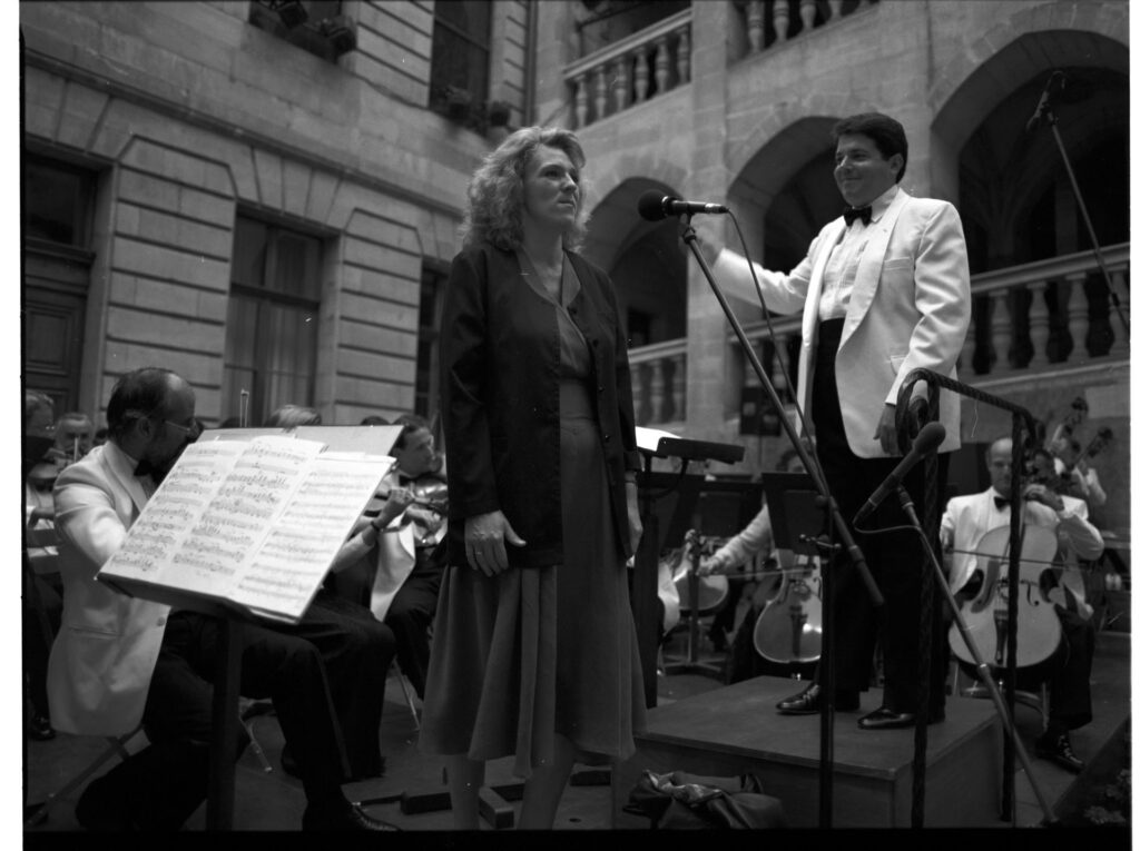 The orchestra was supposed to be shown in the film, but the scene was ultimately abandoned.