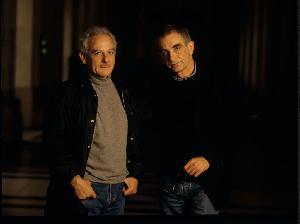 Marin Karmitz (producent) i Krzysztof Kieślowski (reżyser) na planie zdjęciowym.