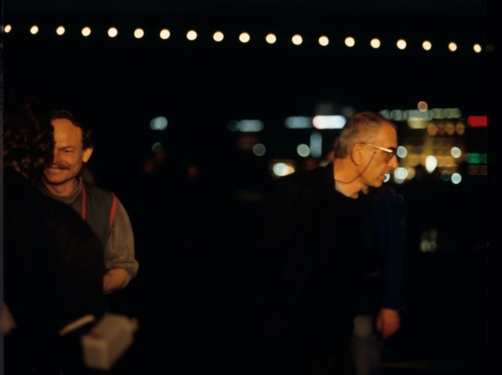 Krzysztof Kieślowski (reżyser) i Henryk Jedynak (współpraca operatorska) na planie zdjęciowym.