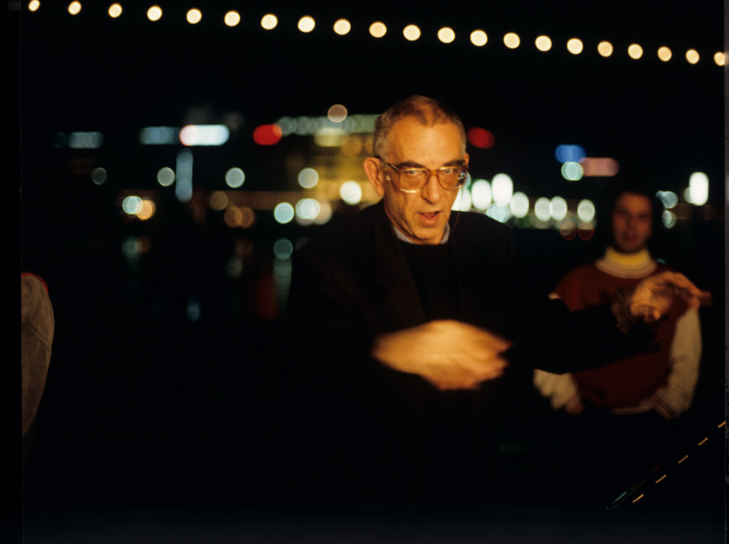Krzysztof Kieślowski (reżyser) na planie zdjęciowym.