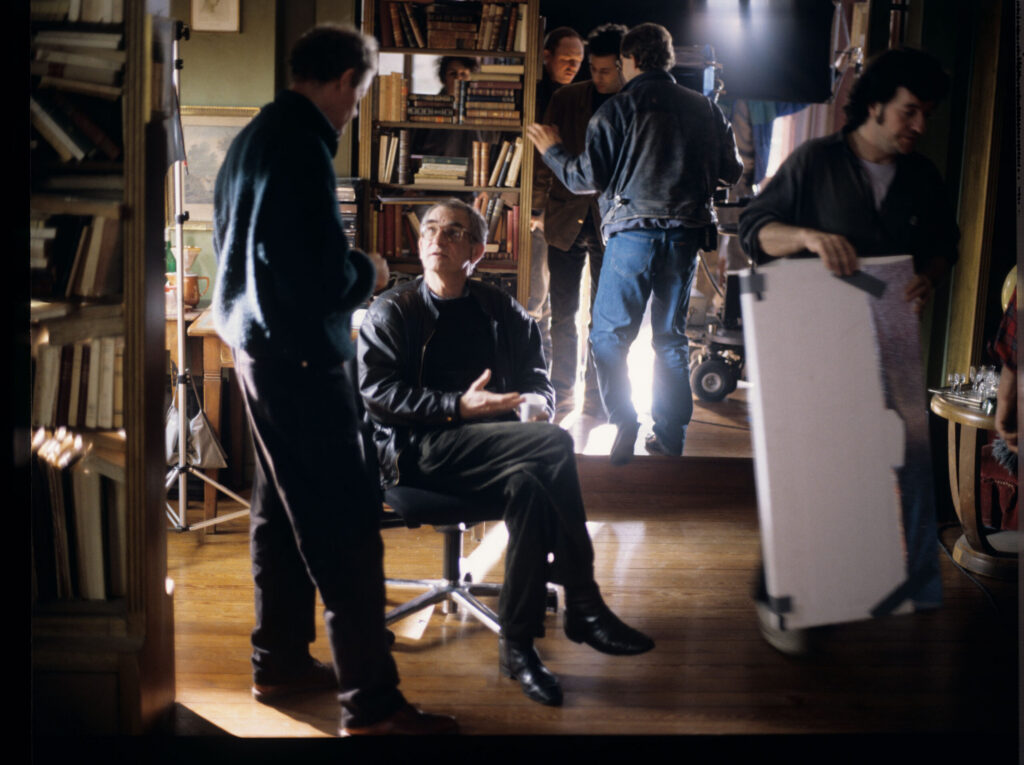On the set in the judge's apartment, Krzysztof Kieślowski talks to translator Roman Gren.