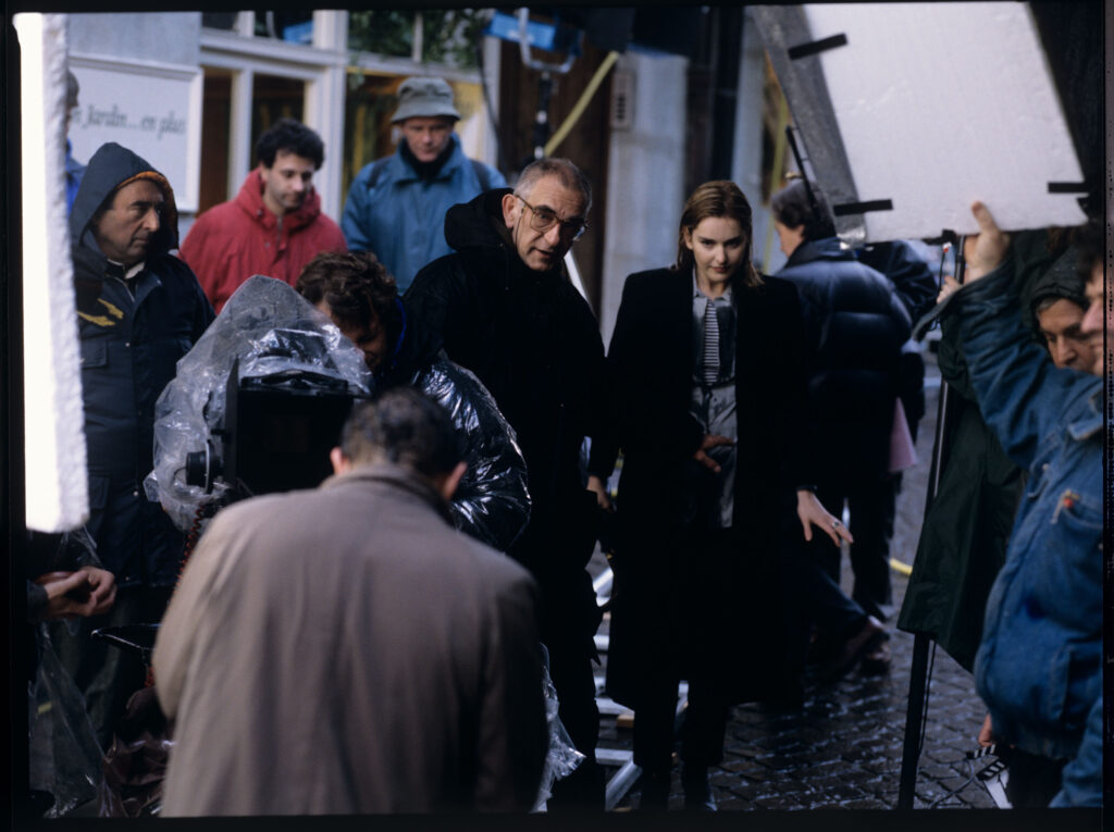 Ekipa filmowa podczas kręcenia sceny rozstania Auguste i Karin. Scena nie ukazała się w filmie.